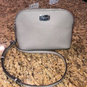 Light gray micheal kors hand bag